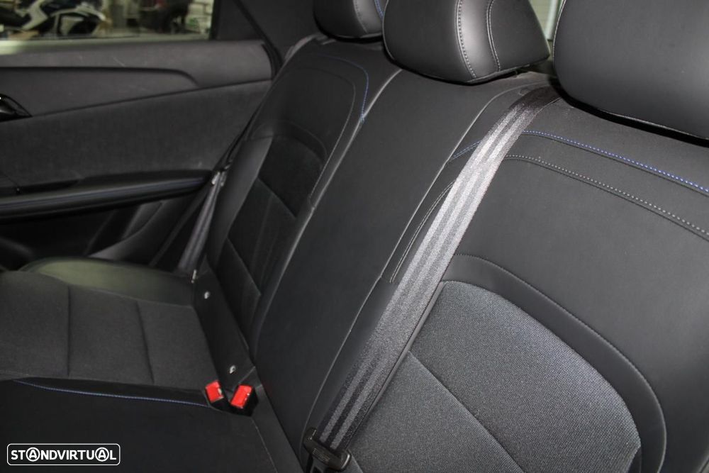 MG MG4 64 kWh Luxury - 14