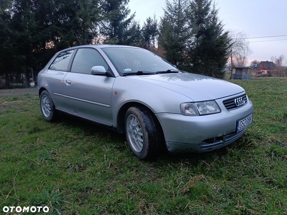 Audi A3 3-drzwiowe 1.6 Attraction - 1