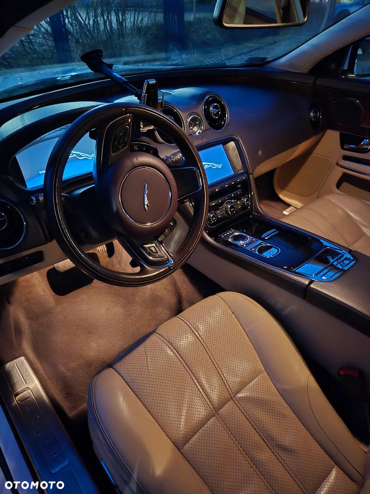 Jaguar XJ 3.0 T AWD Portfolio - 17