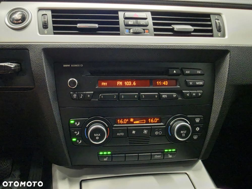 BMW Seria 3 318d DPF - 29
