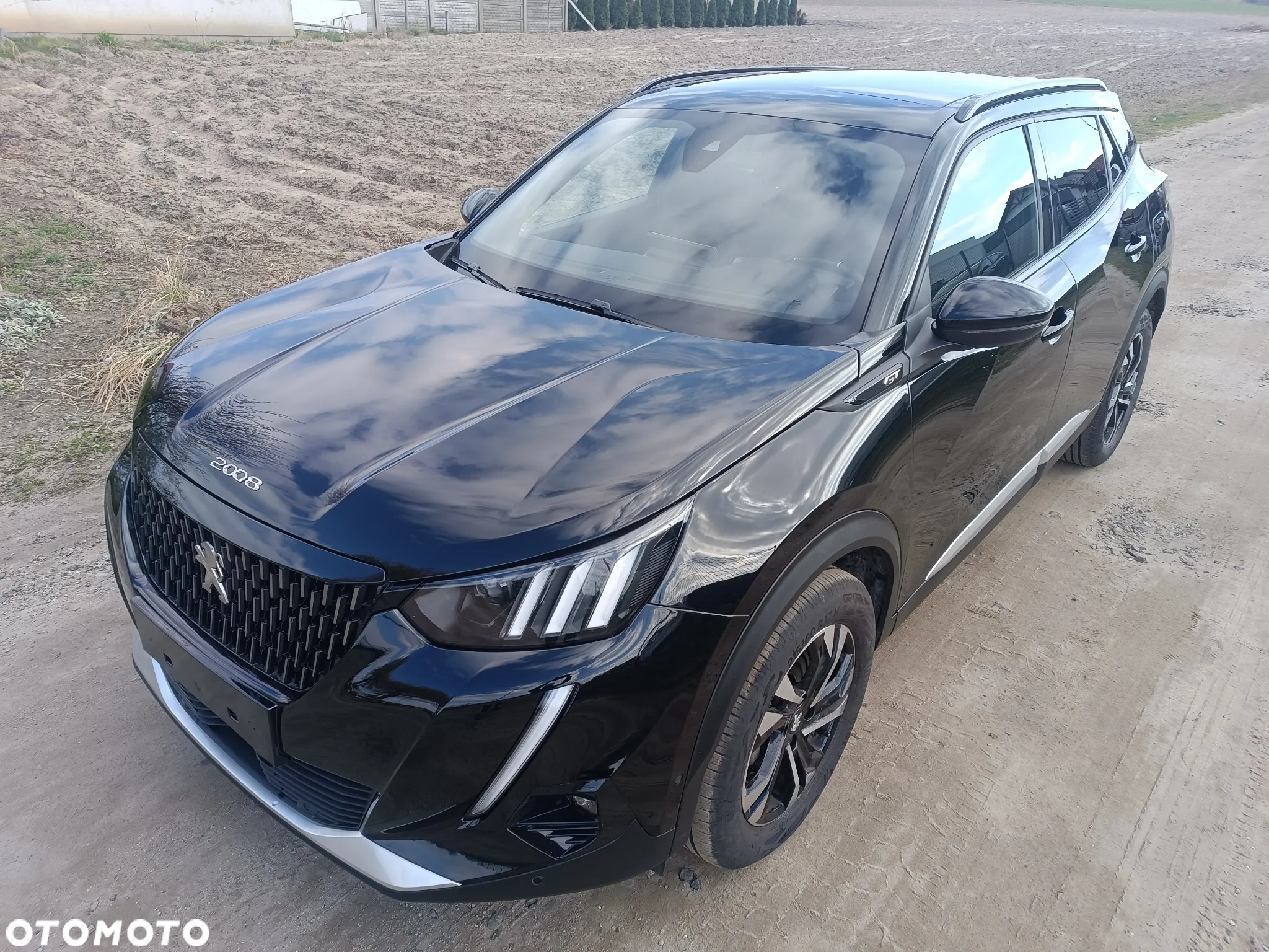 Peugeot 2008 - 11