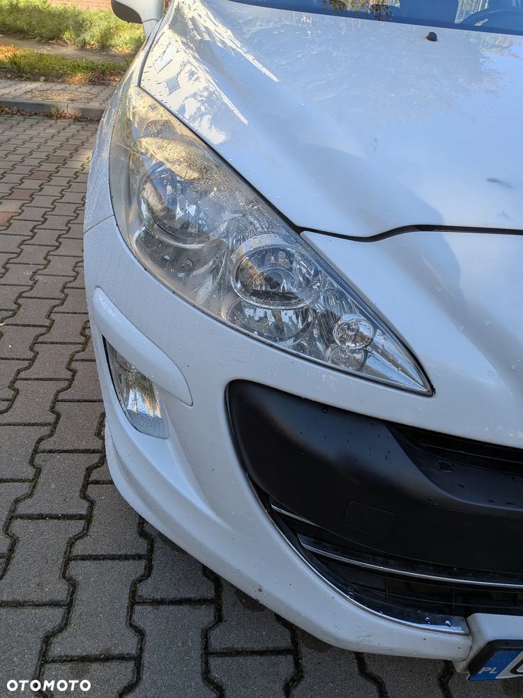 Peugeot 308 2008 photo 4