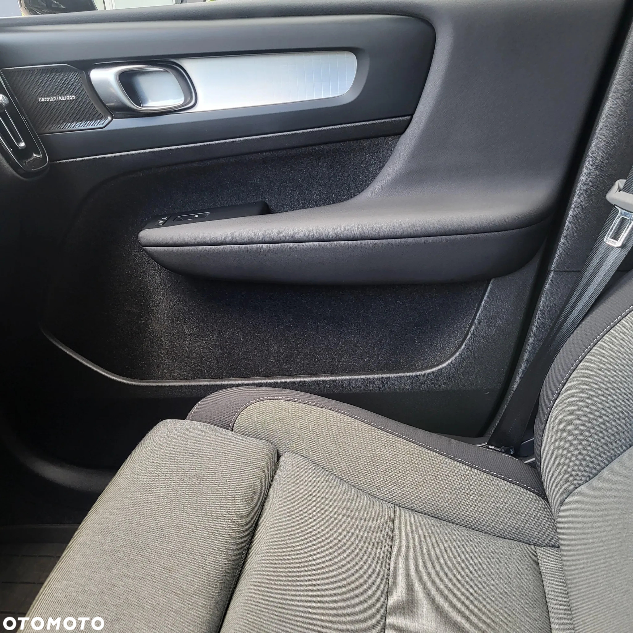 Volvo XC 40 B3 Plus Dark - 12