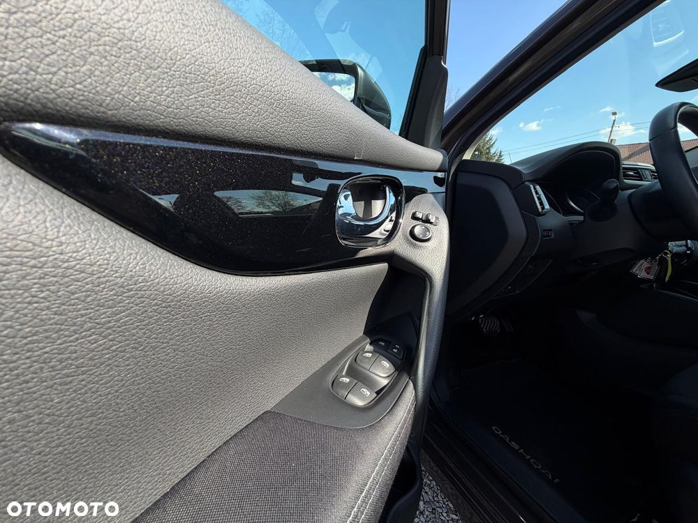 Nissan Qashqai 1.3 DIG-T DCT N-TEC - 25