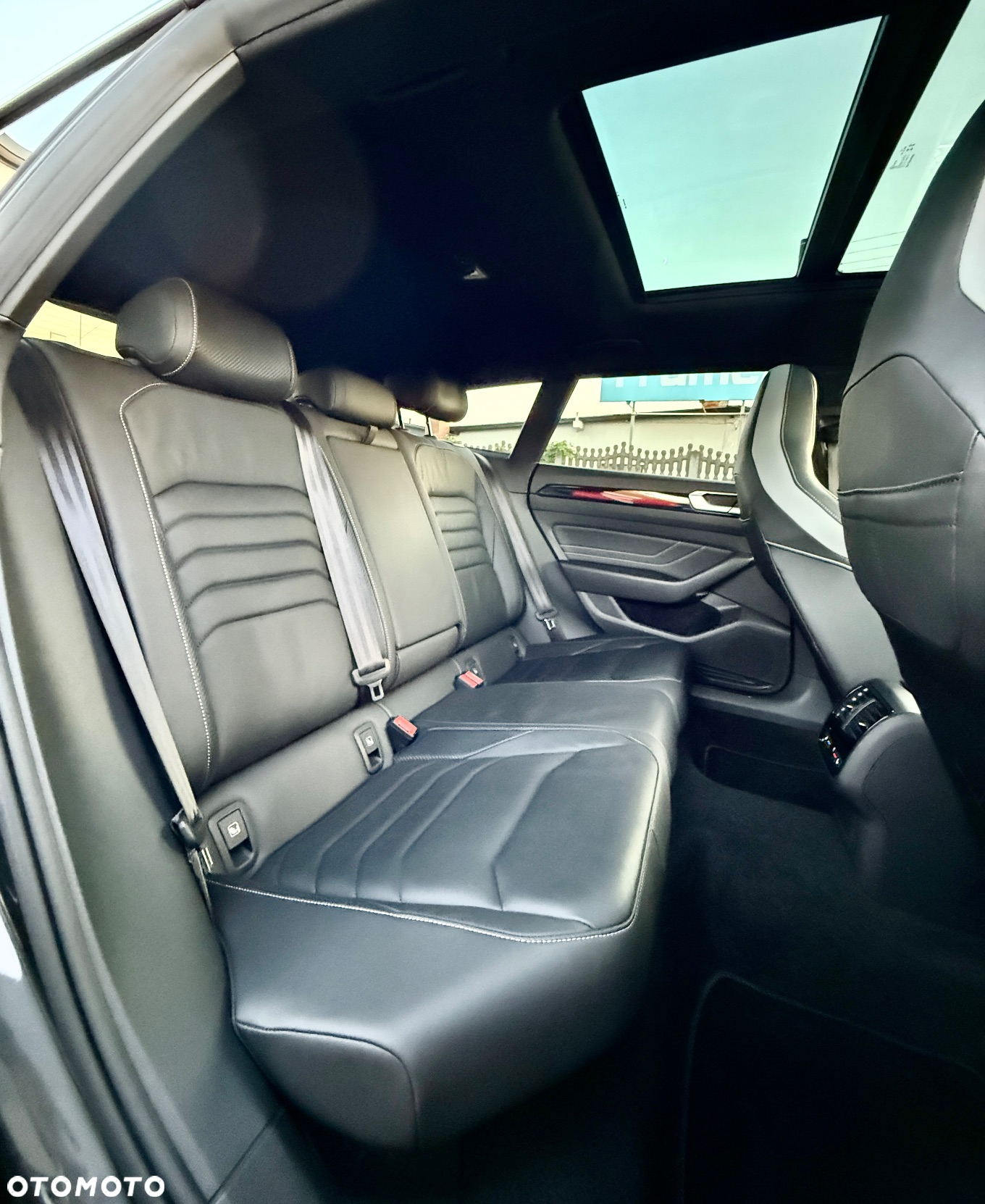 Volkswagen Arteon 2.0 TDI 4Motion R-Line DSG - 29