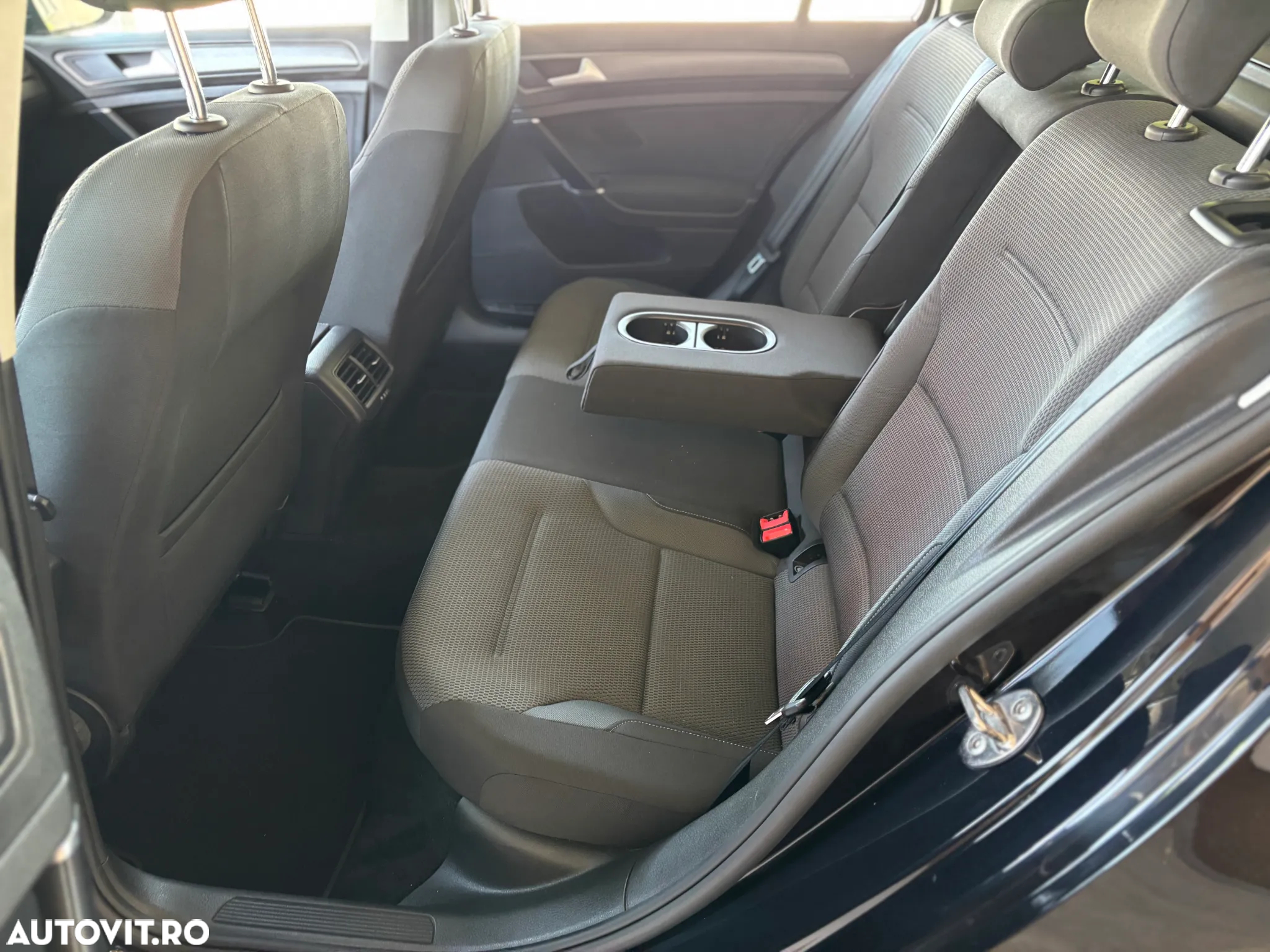 Volkswagen Golf 1.6 TDI Trendline - 34