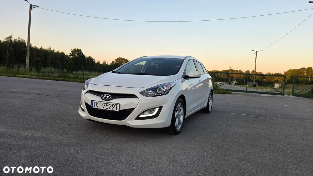 Hyundai i30 i30cw 1.4 Intro Edition - 9