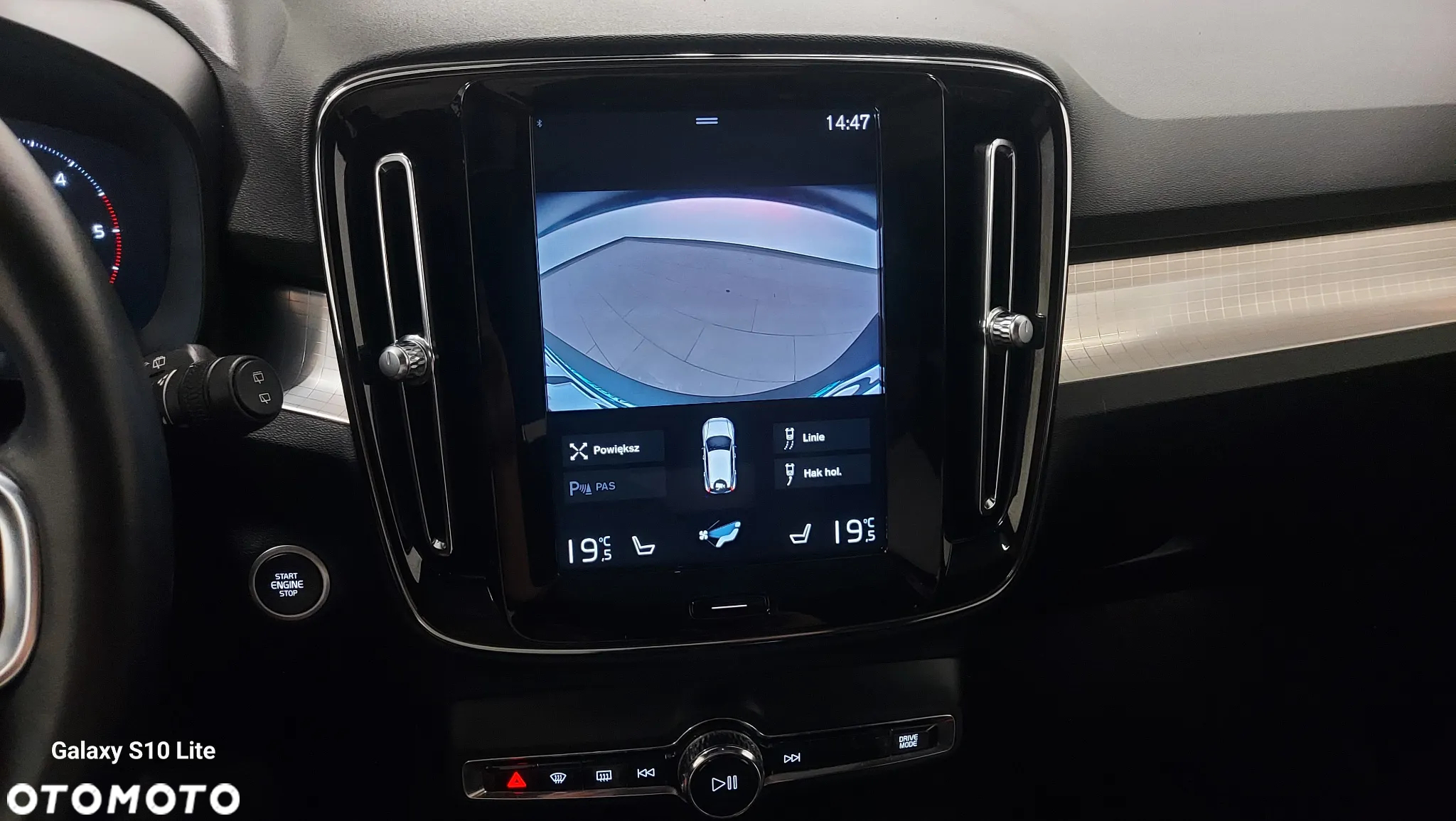 Volvo XC 40 D4 AWD Geartronic R-Design - 29