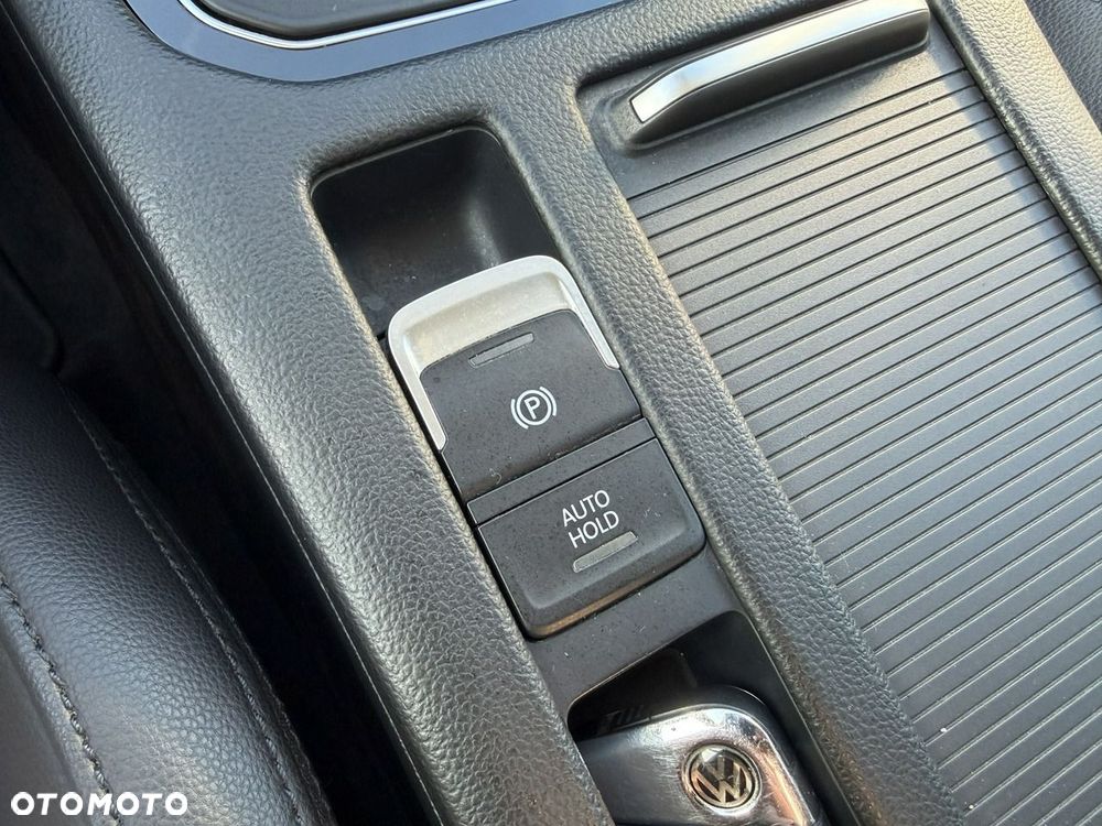 Volkswagen Passat - 26