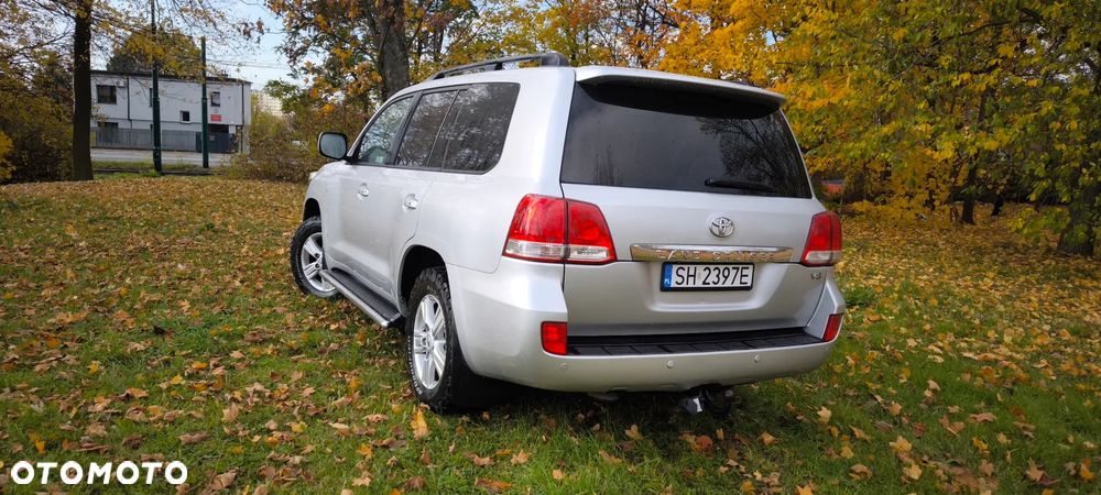 Toyota Land Cruiser 2010 photo 5