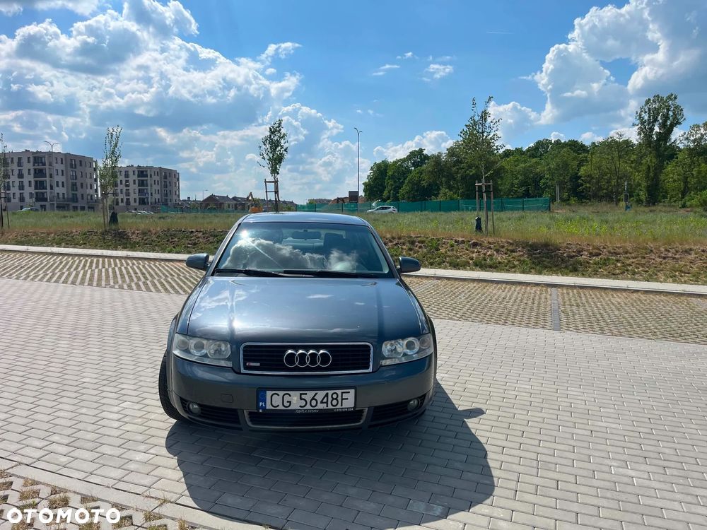 Audi A4 Limousine - 3