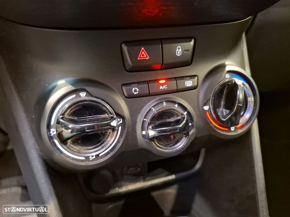 Peugeot 2008 1.2 PureTech Style - 17