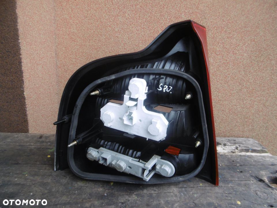 Lampa prawa tył VOLVO S80 HELLA EUROPA - 3