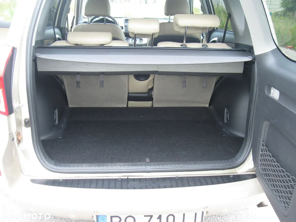 Toyota RAV4 2.0 VVT-i Premium - 12