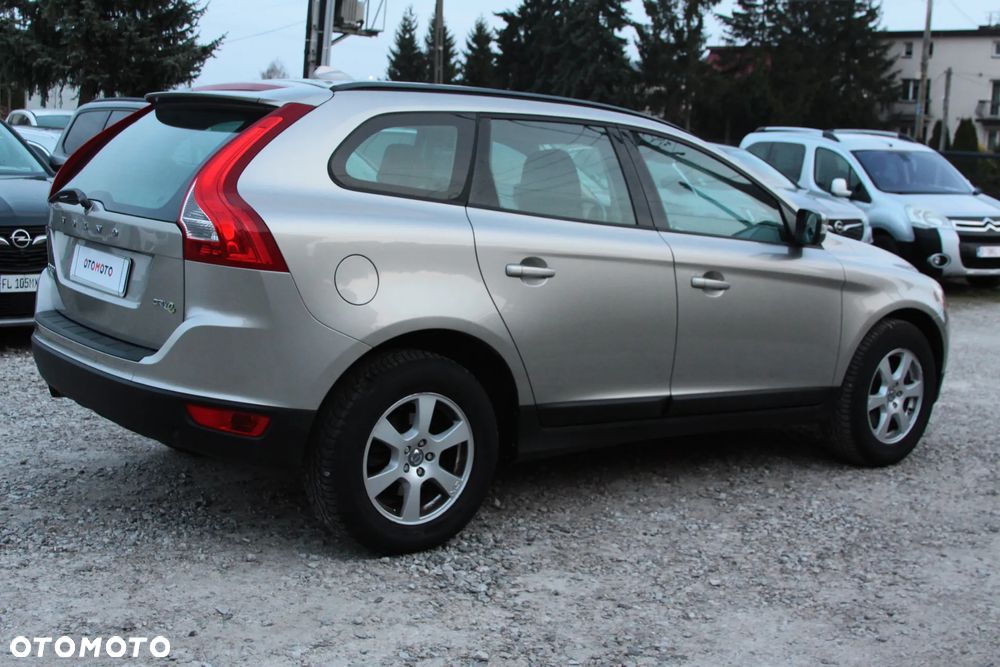 Volvo XC 60 D4 Momentum - 13