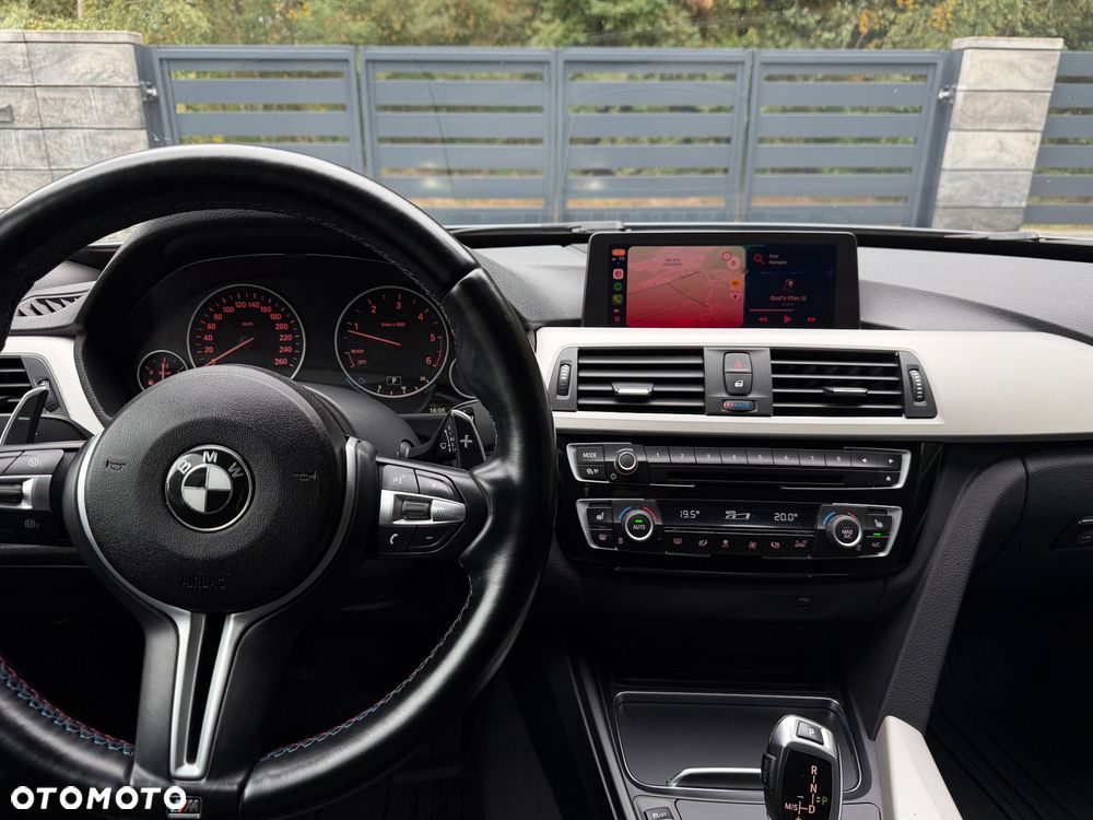 BMW Seria 3 320d xDrive M Sport - 16