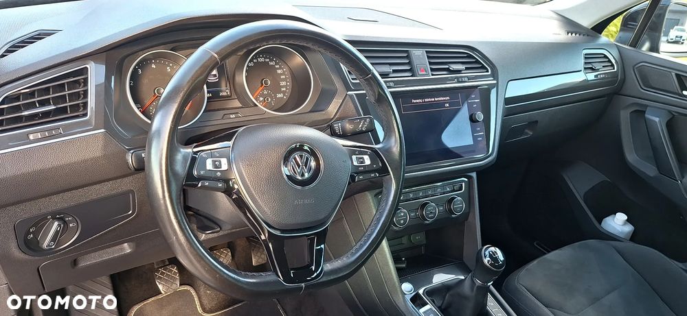 Volkswagen Tiguan - 16