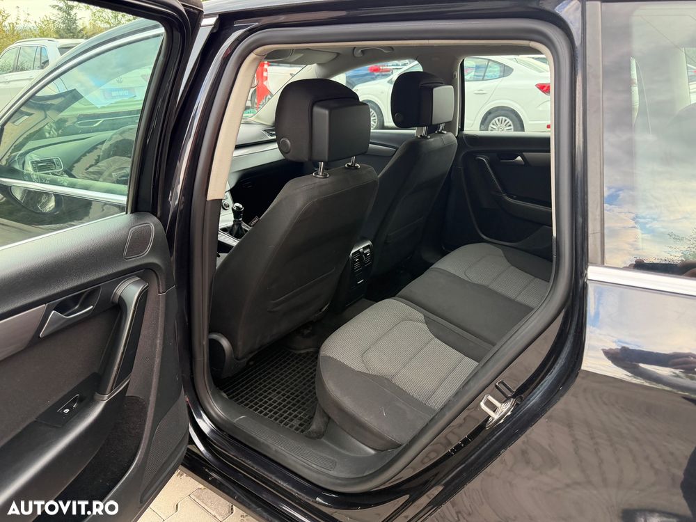 Volkswagen Passat 2.0 TDI BlueMotion Technology DPF Comfortline - 14