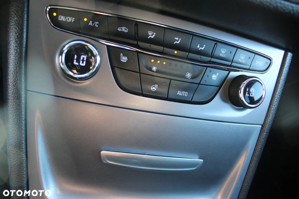 Opel Astra IV 1.6 CDTI Cosmo - 12