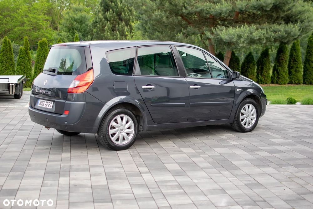 Renault Grand Scenic - 19