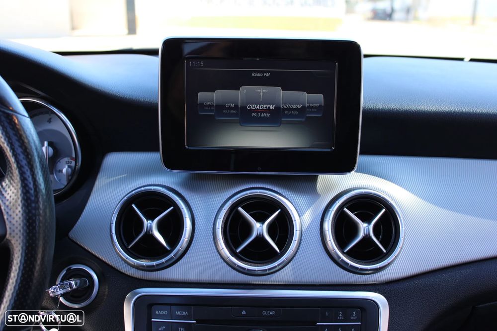 Mercedes-Benz CLA 200 d Shooting Brake Urban - 16