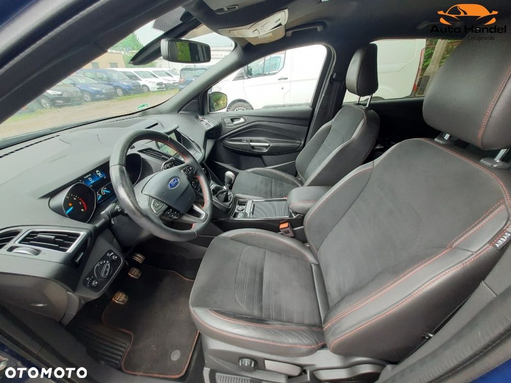 Ford Kuga 1.5 EcoBoost 2x4 ST-Line - 36