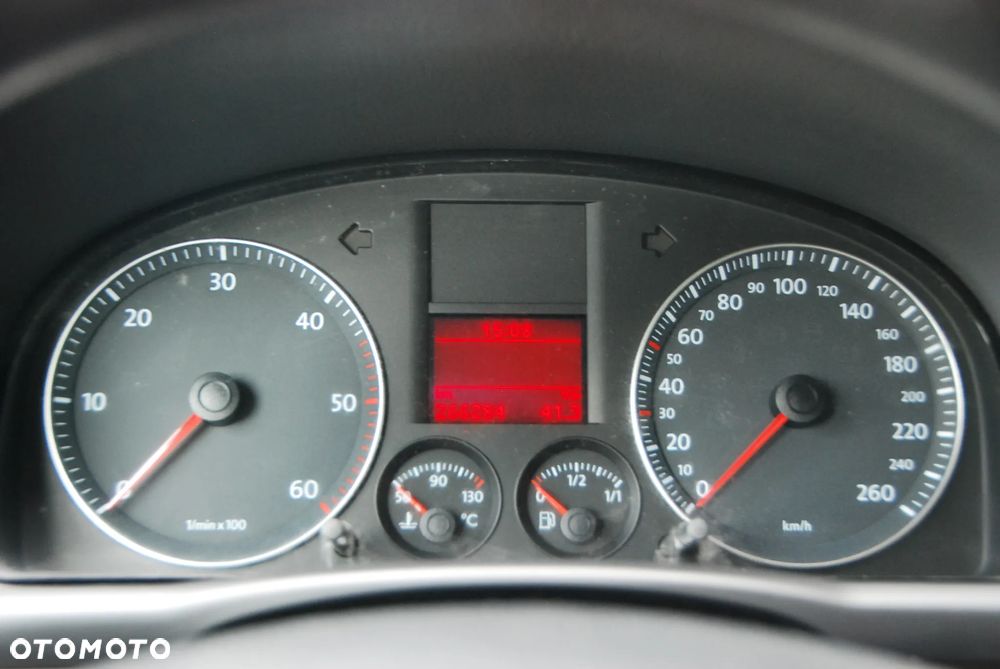 Volkswagen Touran 1.9 TDI Conceptline - 10