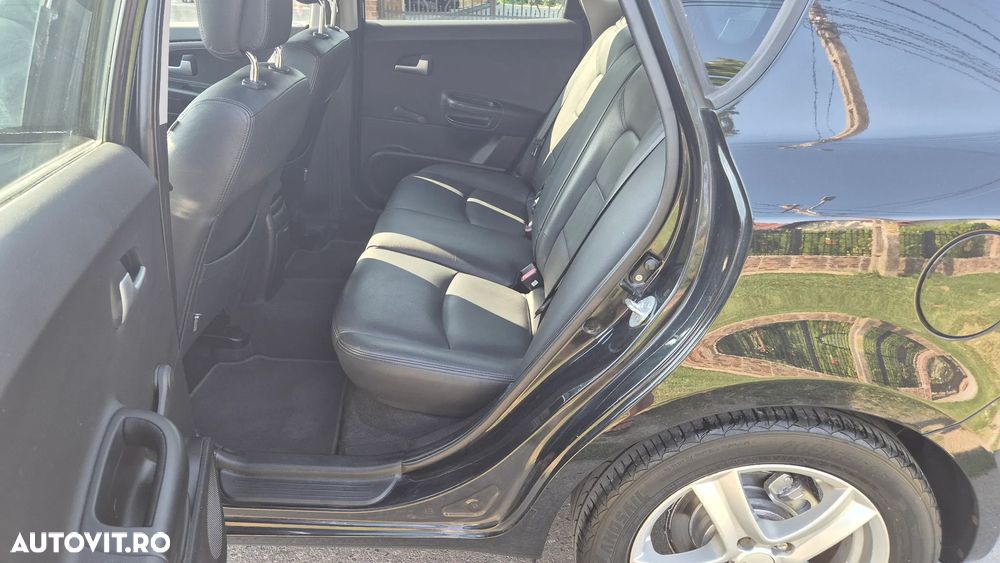 Kia Ceed 1.4 CVVT Dream-Team Edition - 13