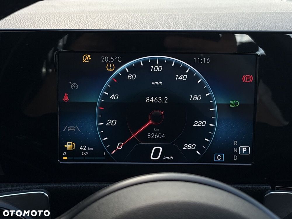 Mercedes-Benz GLB 200 7G-DCT - 16