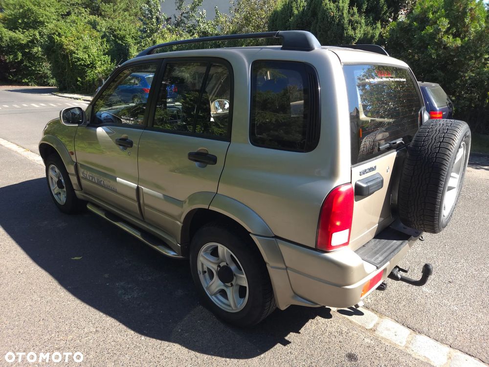 Suzuki Grand Vitara 2.0 - 7