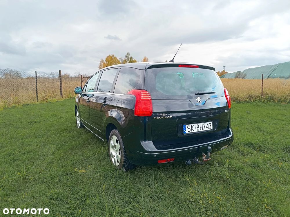 Peugeot 5008 1.6 THP Family 7os - 6