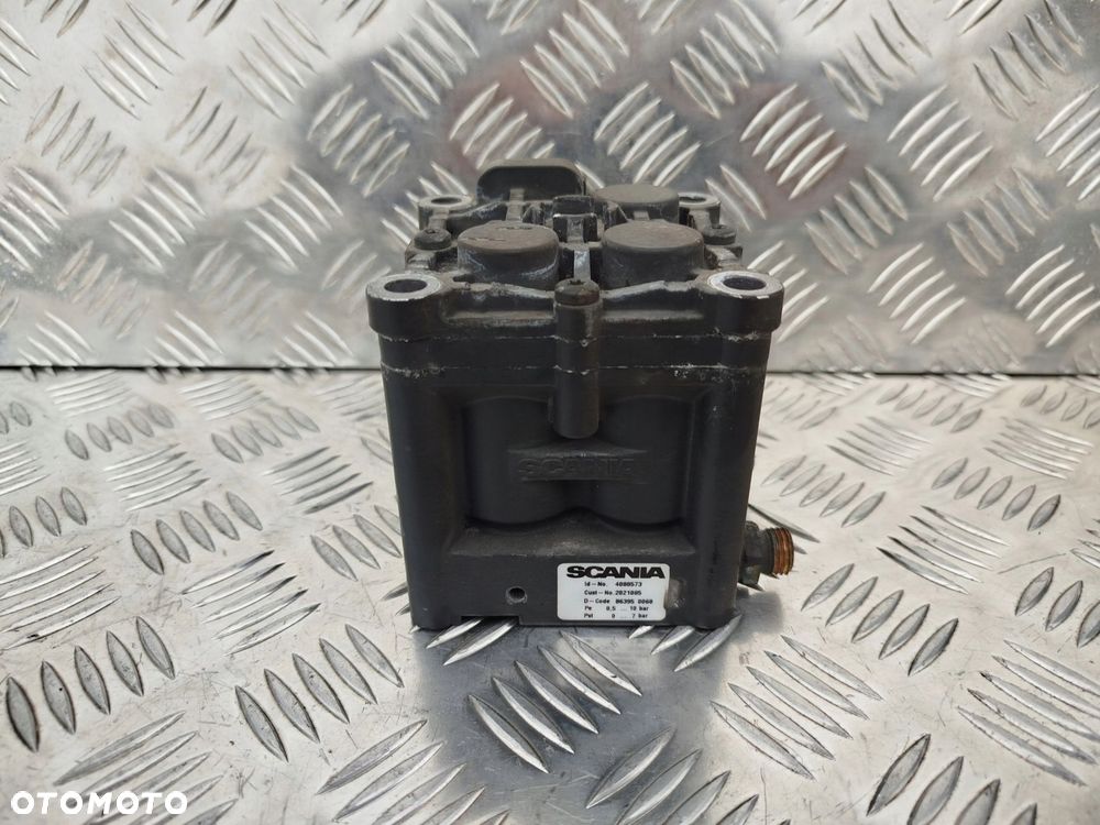 ZAWÓR KOSTKA EGR SCANIA R 2021085 - 1