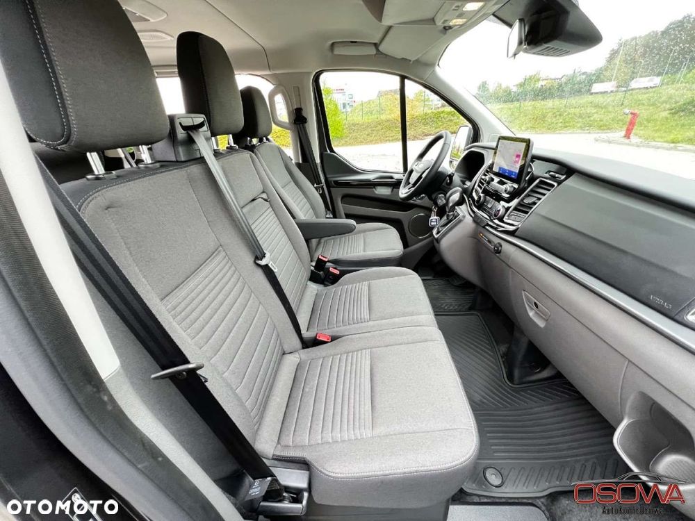 Ford Tourneo Custom - 35