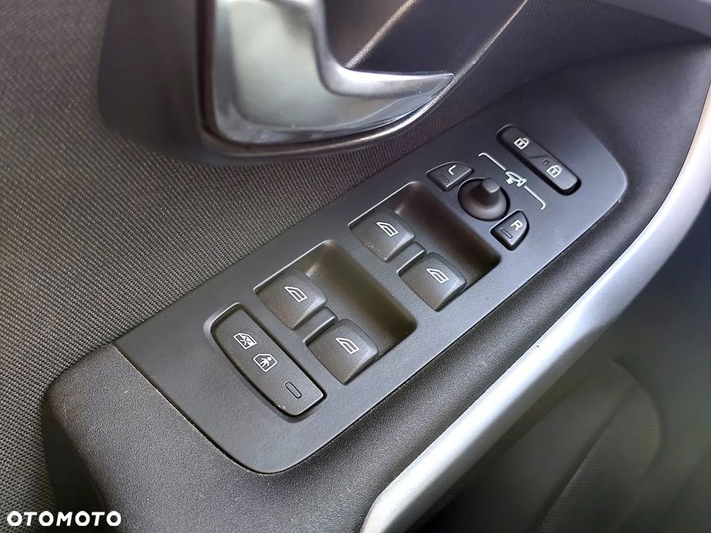 Volvo V40 D3 Drive-E Momentum - 19