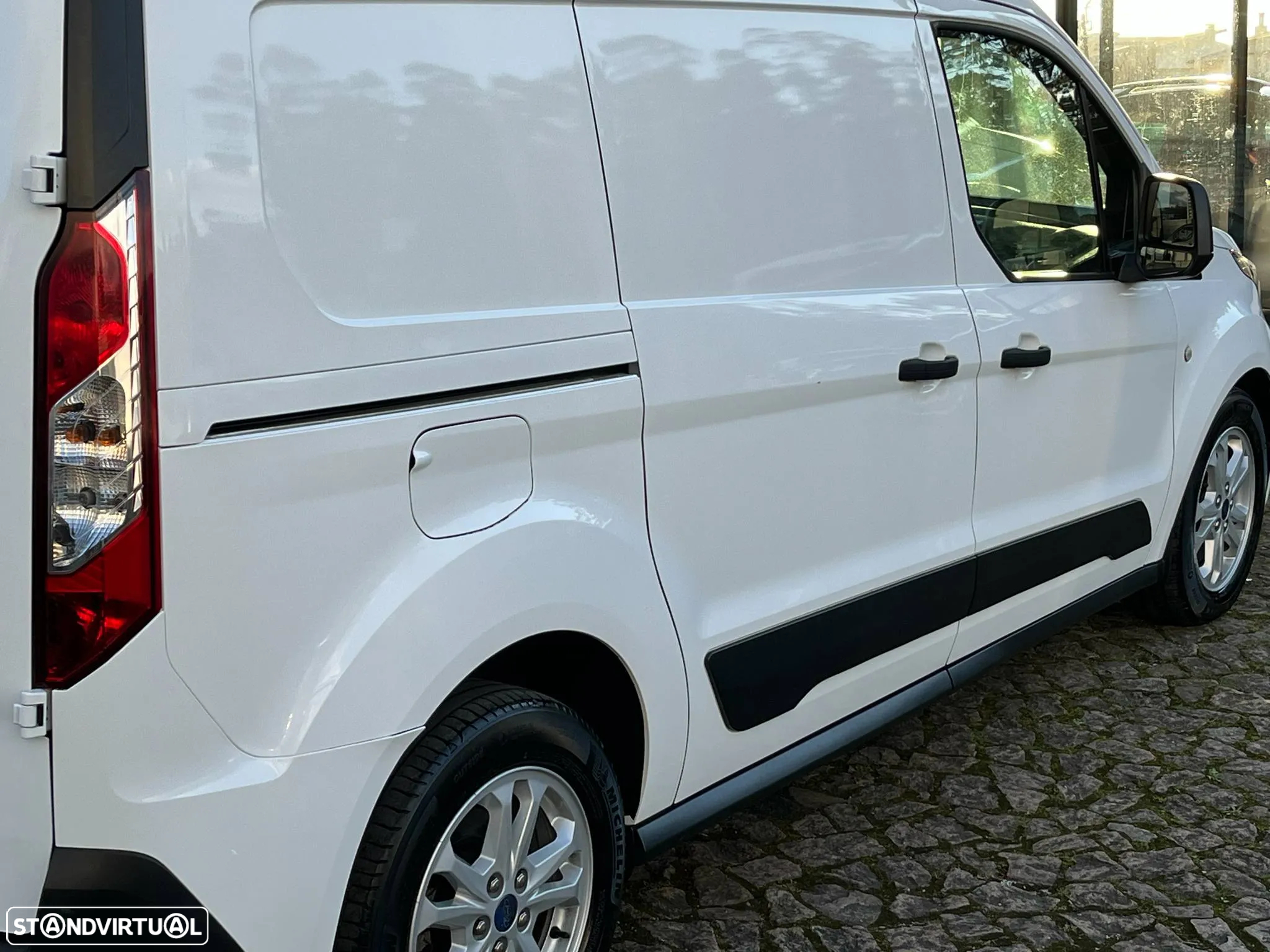 Ford Transit Connect L2 Trend Aut. 1.5 TDCi 120cv (caixa automática) - 5
