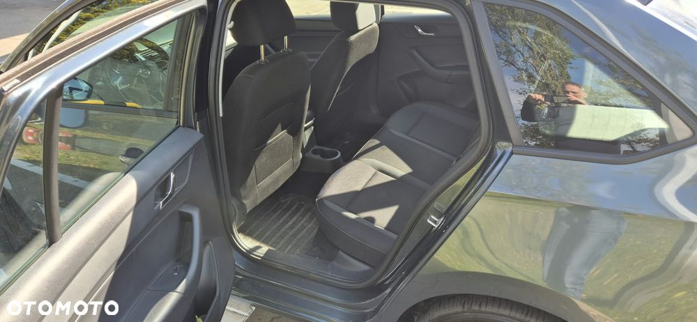 Skoda RAPID 1.4 TSI Ambition DSG - 5