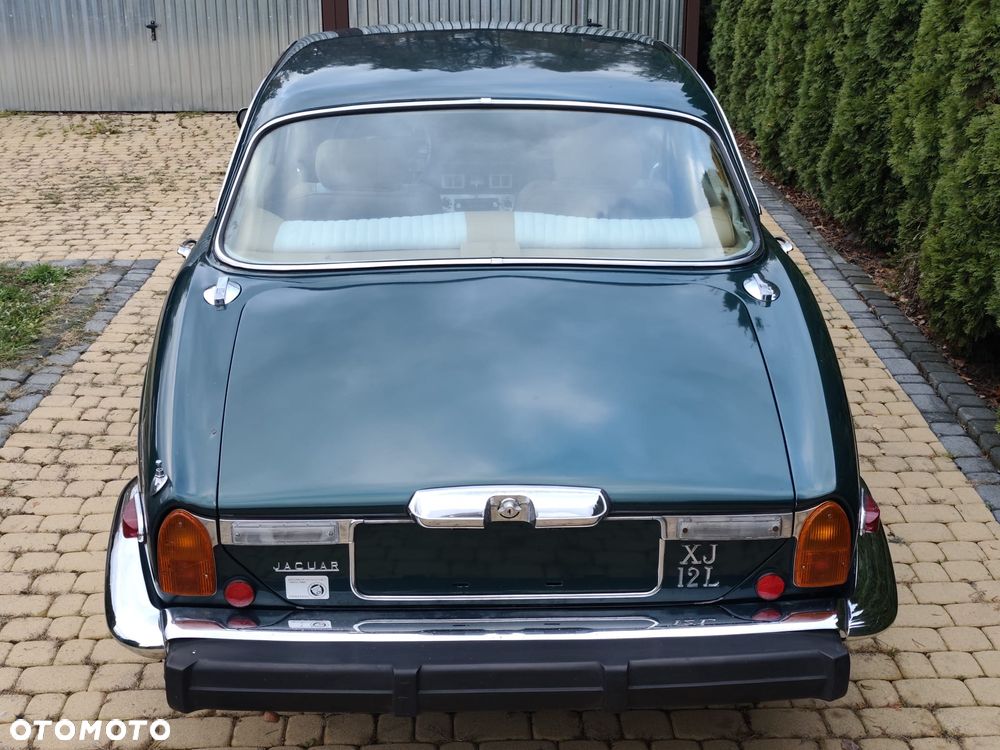 Jaguar XJ - 10