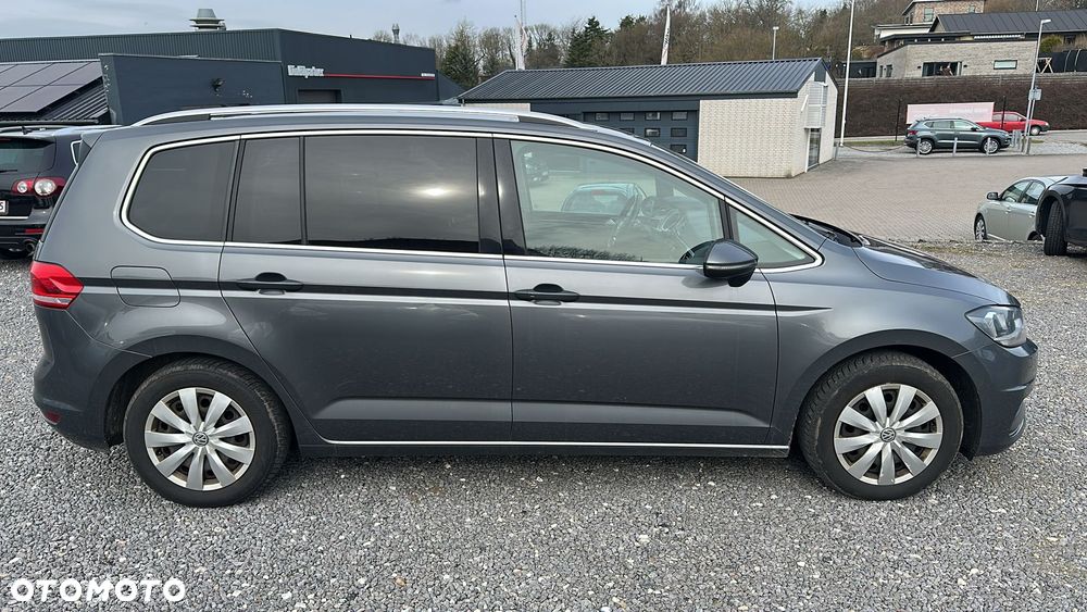 Volkswagen Touran - 2