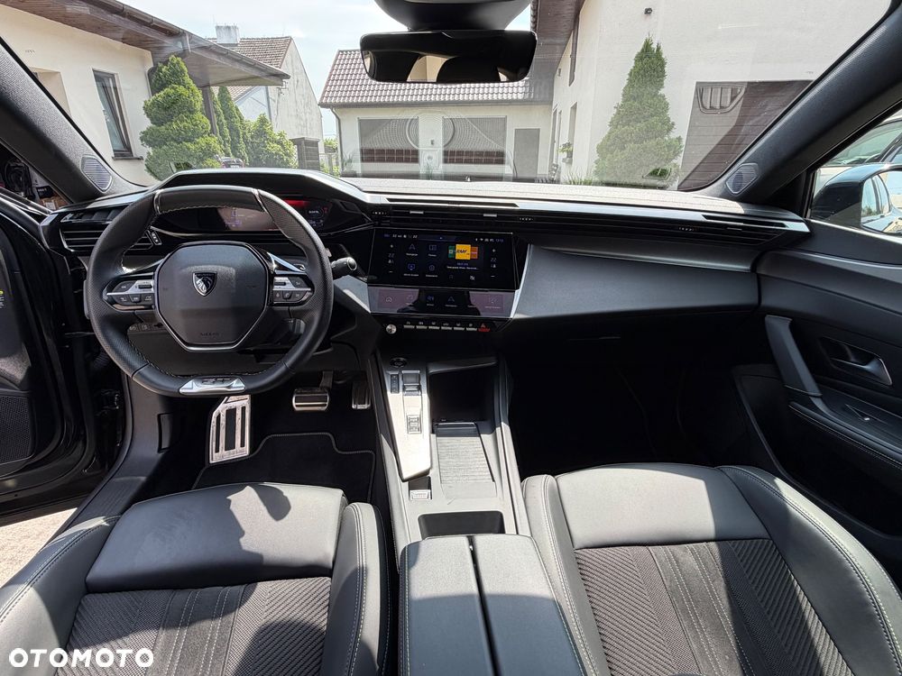 Peugeot 408 1.6 Plug-In Hybrid 225 GT E-DCS7 - 11