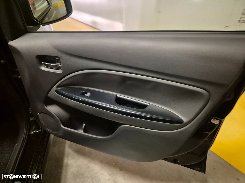 Mitsubishi Space Star 1.2 Intense - 36