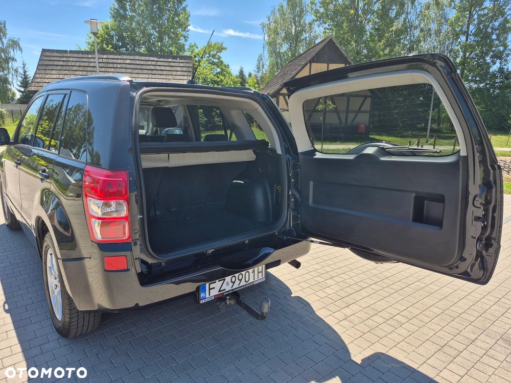 Suzuki Grand Vitara 2.0 De luxe - 27