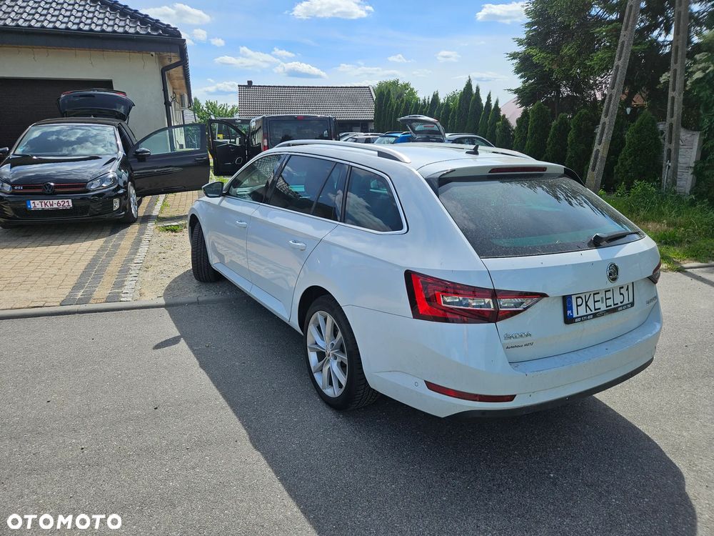 Skoda Superb 2.0 TDI DSG Premium Edition - 40