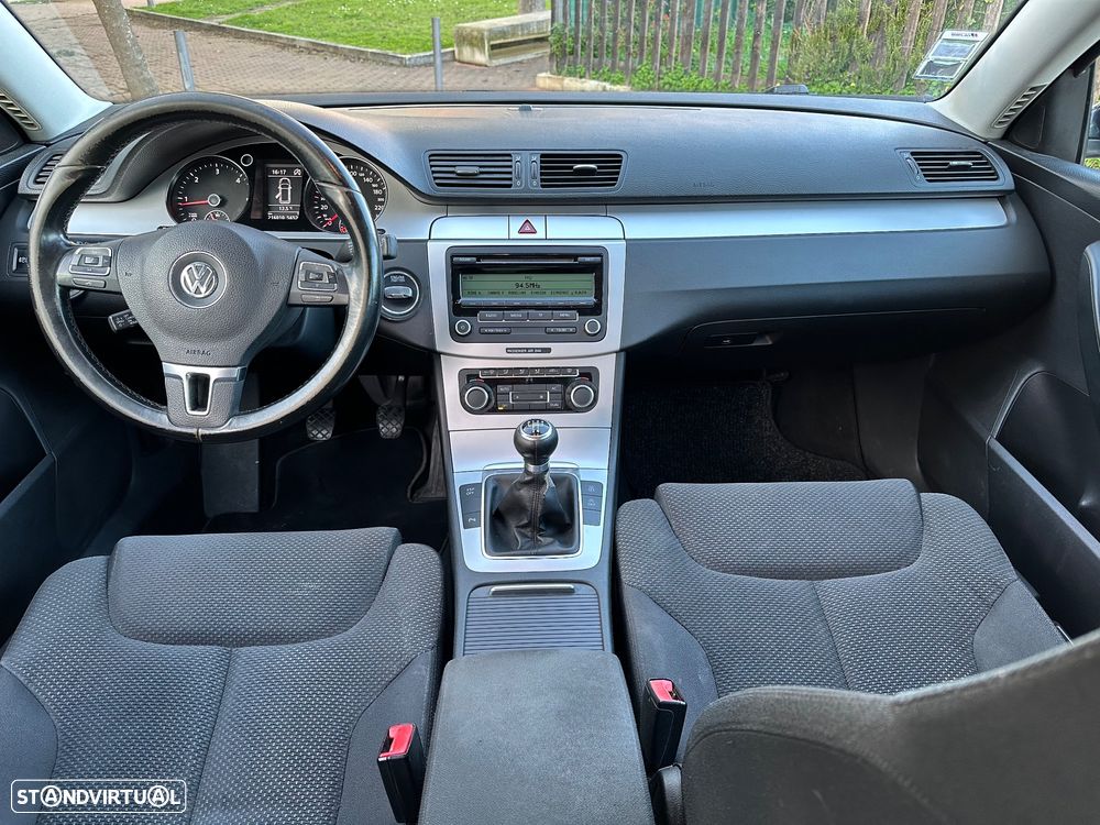 VW Passat 1.6 TDI Confortline - 20