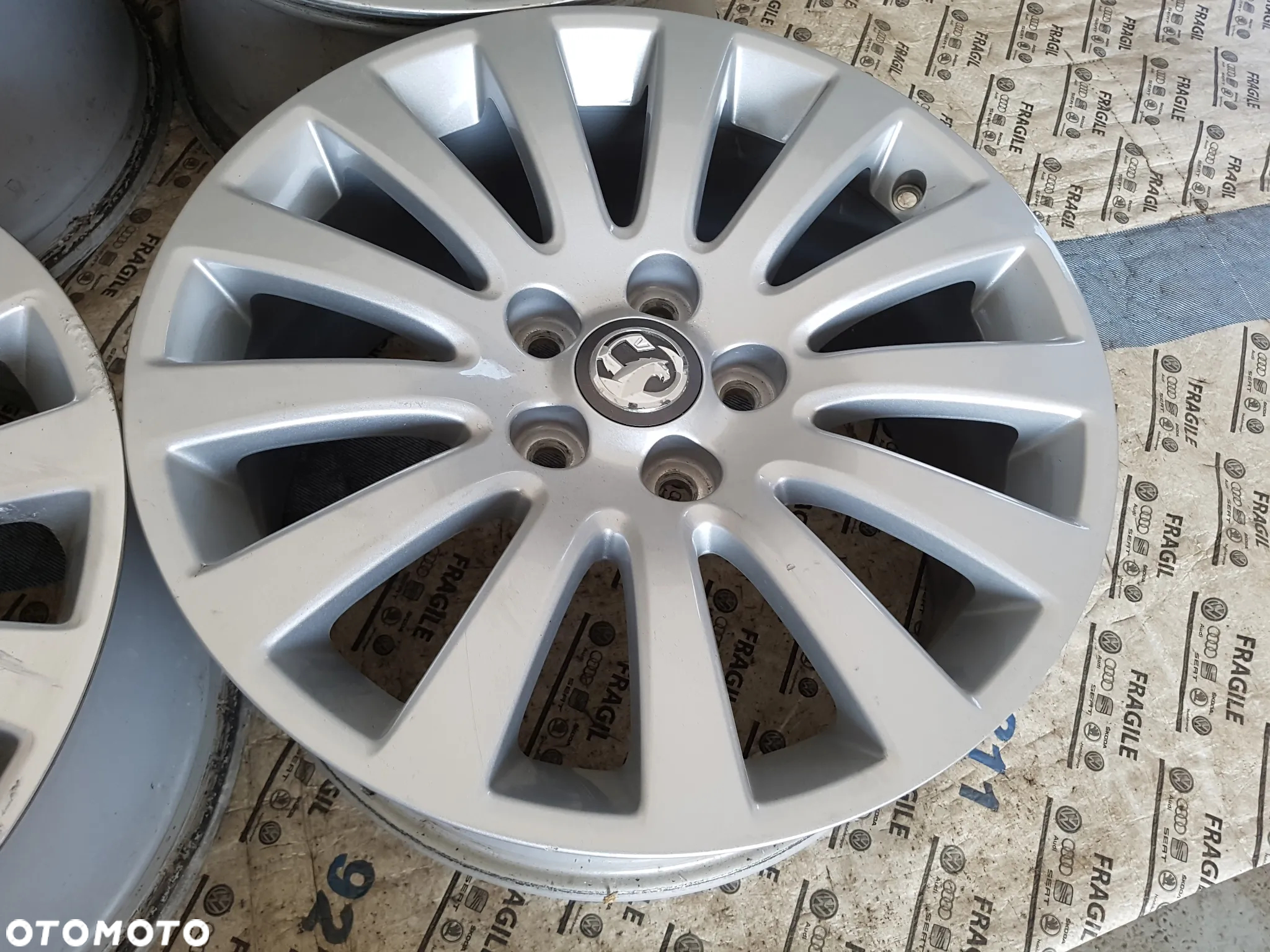 FELGI ALU OPEL INSYGNIA SPORT TOURER 8JX18 IS42 5X120 - 10