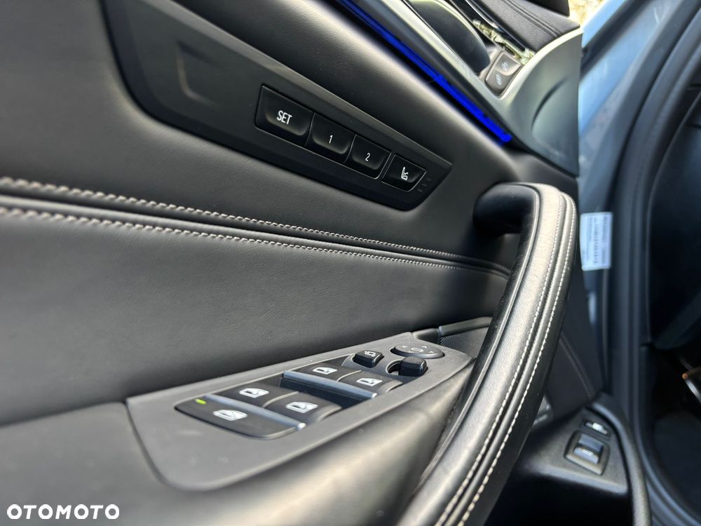 BMW Seria 5 530e iPerformance M Sport sport - 35