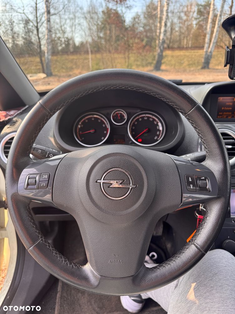 Opel Corsa 1.4 16V Cosmo - 16