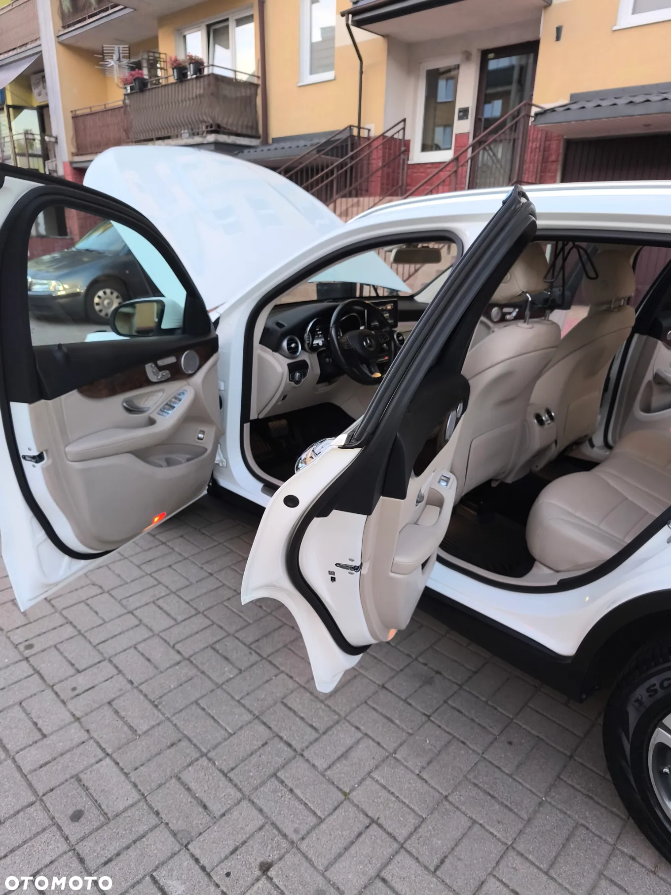 Mercedes-Benz GLC - 9