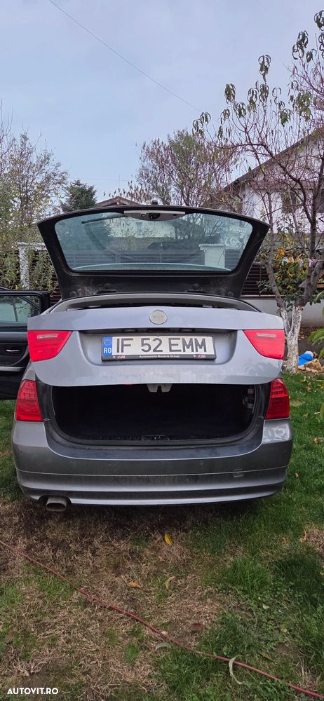 BMW Seria 3 318d - 16