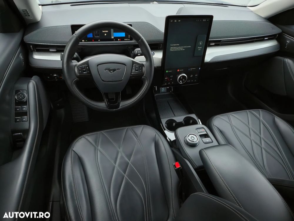 Ford Mustang Mach-E PREMIUM - 9