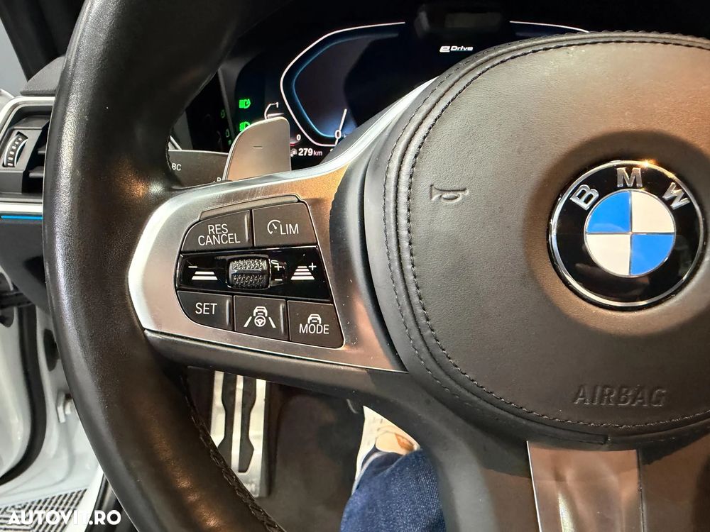 BMW Seria 3 330e xDrive AT PHEV - 18